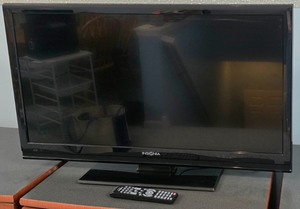 lot 204K image: UL - Insignia 39-Inch LCD TV Model NS-39L240A13 with Remote
