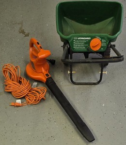 lot 215K image: G - Scotts Broadcast Spreader and BlackDecker Leaf Blower with Extension Cord