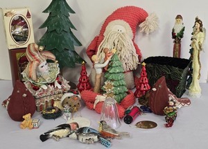 lot 237K image: G - Holiday Decor Collection with 21 Inch Metal Tree and Ornaments