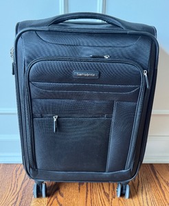 lot 55D image: O - Samsonite Black Softside Spinner Carry-On Luggage