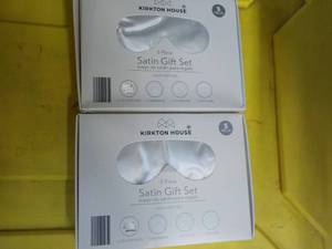 lot 184 image: Kirkton House Satin Gift Sets...