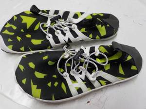 lot 199 image: Kemisant size 37 Water Shoes...