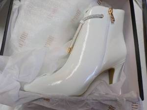 lot 200 image: White Patent Shoes size 7...