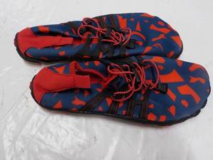 lot 212 image: Kemisant size 41 Water Shoes...