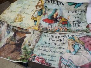 lot 245 image: Set of 4 Pillow Cases 16 Square...