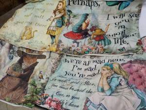 lot 247 image: Set of 4 Pillow Cases 16 Square...