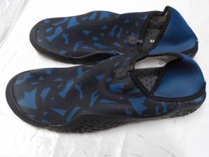 lot 263 image: Kemisant Water Shoes size 46...