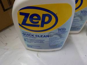 lot 272 image: 4 ZEP 32 oz Spray Bottles...