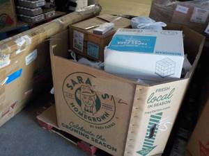 lot 273 image: Pallet of Unclaimed, Returns and Ne...