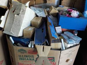 lot 275 image: Pallet of Unclaimed, Returns and Ne...