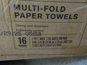 lot 5 image: Highmark 4000 Multi Fold Paper Towe...