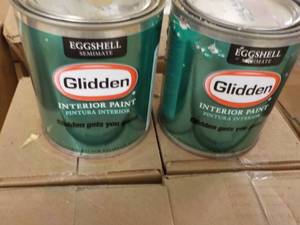 lot 76 image: 10 qts Glidden Paint Your Choice Wa...