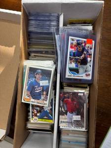 lot 121 image: Two Row Box of Minnesota Twins Cards, Features Big Name Players, Range of Years