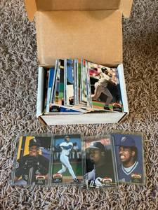 lot 136 image: 1992 Topps Stadium Club Baseball Cards High Series Set