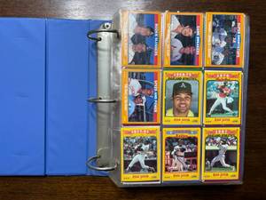 lot 228 image: 1988 Score Baseball Card Binder