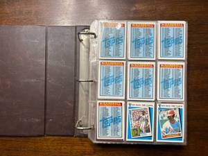 lot 231 image: 1989 Topps Baseball Card Binder Set