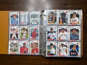 lot 236 image: 1988 Fleer MLB Baseball Card Binder Set