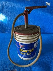 lot 22 image: Hydraulic fluid pump