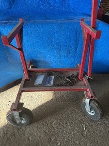 lot 27 image: Race Kart Pit Cart and misc Karting parts