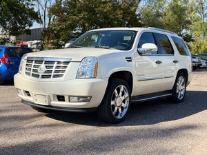 lot 24B image: 2010 CADILLAC ESCALADE LUXURY All Wheel Drive  3rd Row Seating