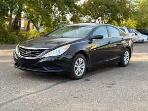lot 25B image: 2013 HYUNDAI SONATA GLS 88k Miles