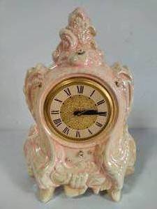lot 90 image: Lampshire Pink & White Opalescent Clock