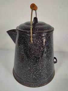 lot 32 image: Vintage Large Speckled Black Enamelware Coffee Pot