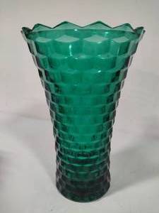 lot 18 image: Indiana Glass Whitehall Teal Glass Vase