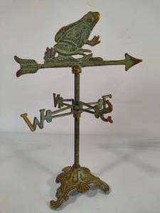 lot 22 image: Brass Frog Weathervane