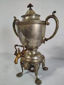 lot 82 image: Antique Samovar