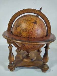 lot 34 image: Olde World Globe