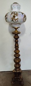 lot 1 image: Victorian Free-Standing Brass Lamp wOpalescent Shade
