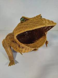 lot 38 image: Wicker Frog Storage Basket
