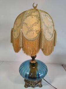 lot 48 image: Underwriters Labratories, Inc Blue Glass Tassle Shade Lamp