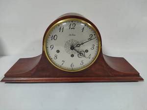 lot 101 image: Seth Thomas Medbury Mantle Clock