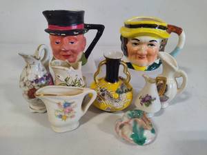 lot 132 image: Lot of Miniature Vases