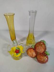 lot 138 image: Lot of Lovely Yellows