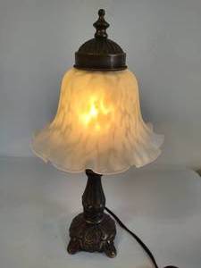 lot 140 image: Small White Tulip Lamp