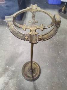 lot 150 image: Vintage Ashtray Stand