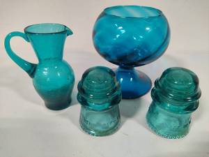 lot 196 image: Teal Glassware & Insulators
