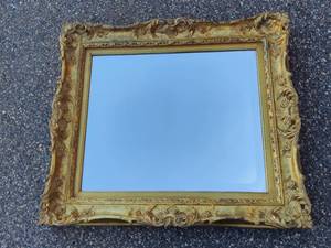 lot 204 image: Large Antique Guilded Gold Mirror