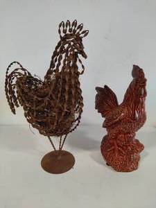 lot 207 image: Metal & Ceramic Rooster Decor