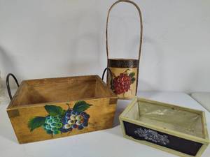 lot 228 image: Hand Painted BoxesWine Caddy