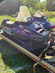 lot 3 image: 1995 Polaris Indy Lite (Parts or Repair)