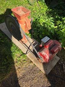 lot 9 image: Elec Grain Mill