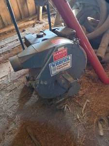 lot 46 image: Krendl GV 240 Insulation Vacuum WGas Engine & 100 Ft of Hose (Runs & Works)