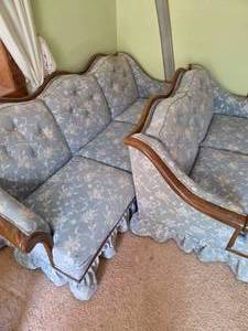 lot 73 image: Couch & Love Seat