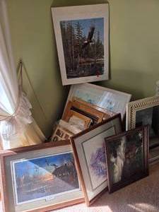 lot 75 image: Many Hanging Artworks, Pictures & Frames