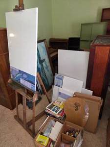 lot 77 image: Painter Easel & Many Supplies