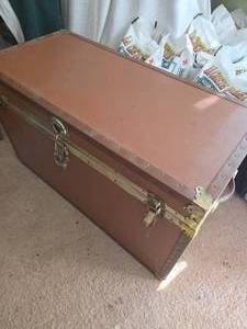 lot 79 image: Vintage Cedar Lined Tan Trunk